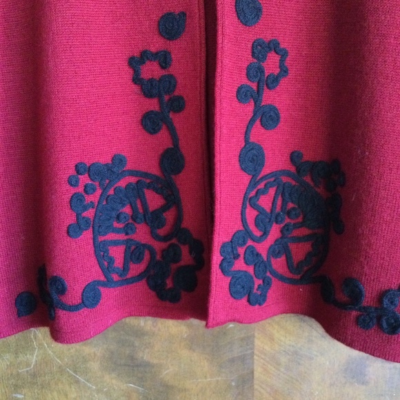 Vintage Eagles Eye 100%wool Red with black embellishments womens Vest sz L - Picture 2 of 5